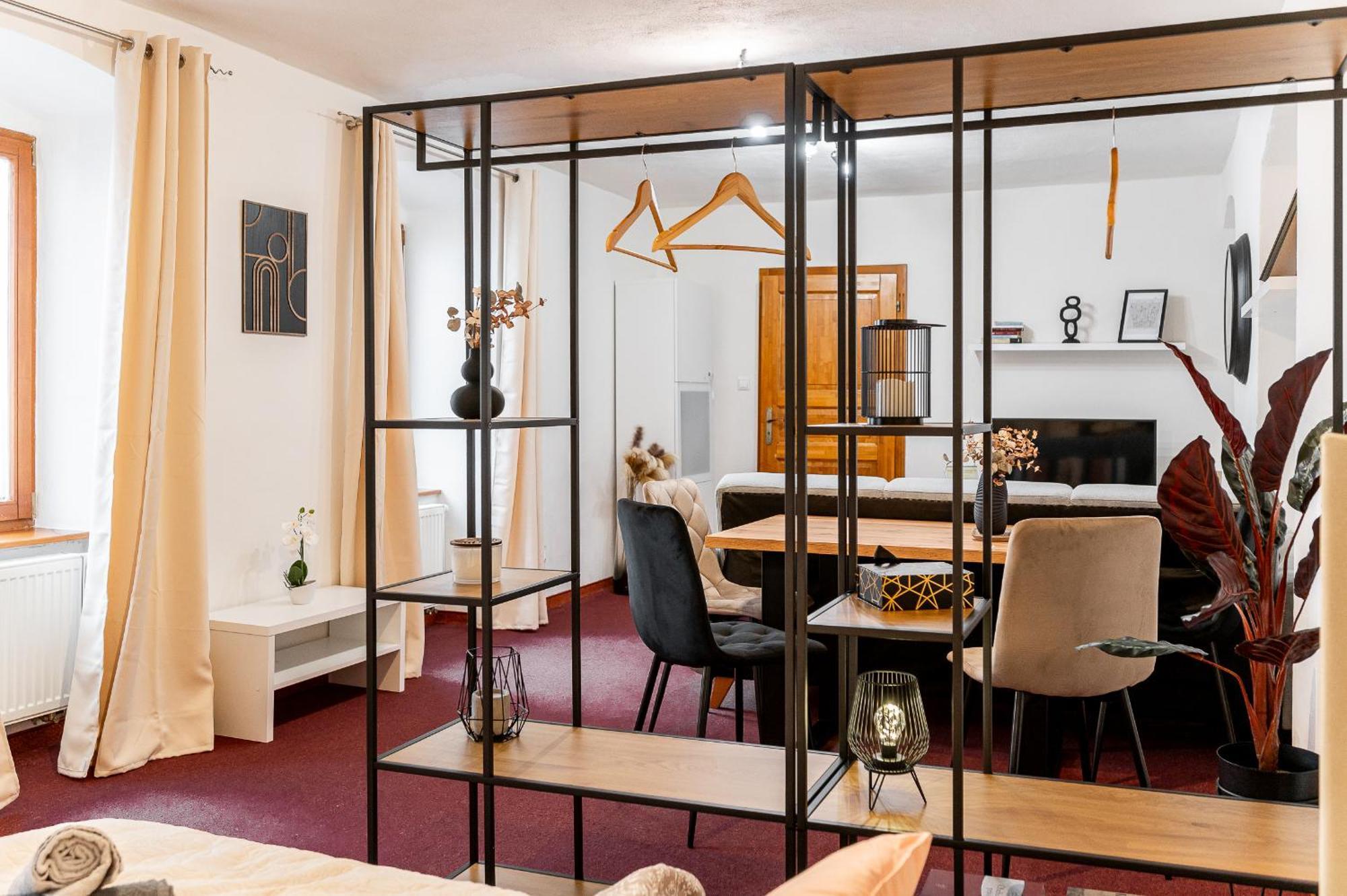 K1 Piatok Sobota Disco Cez Tyzden Tichy Apartman 科希策 外观 照片