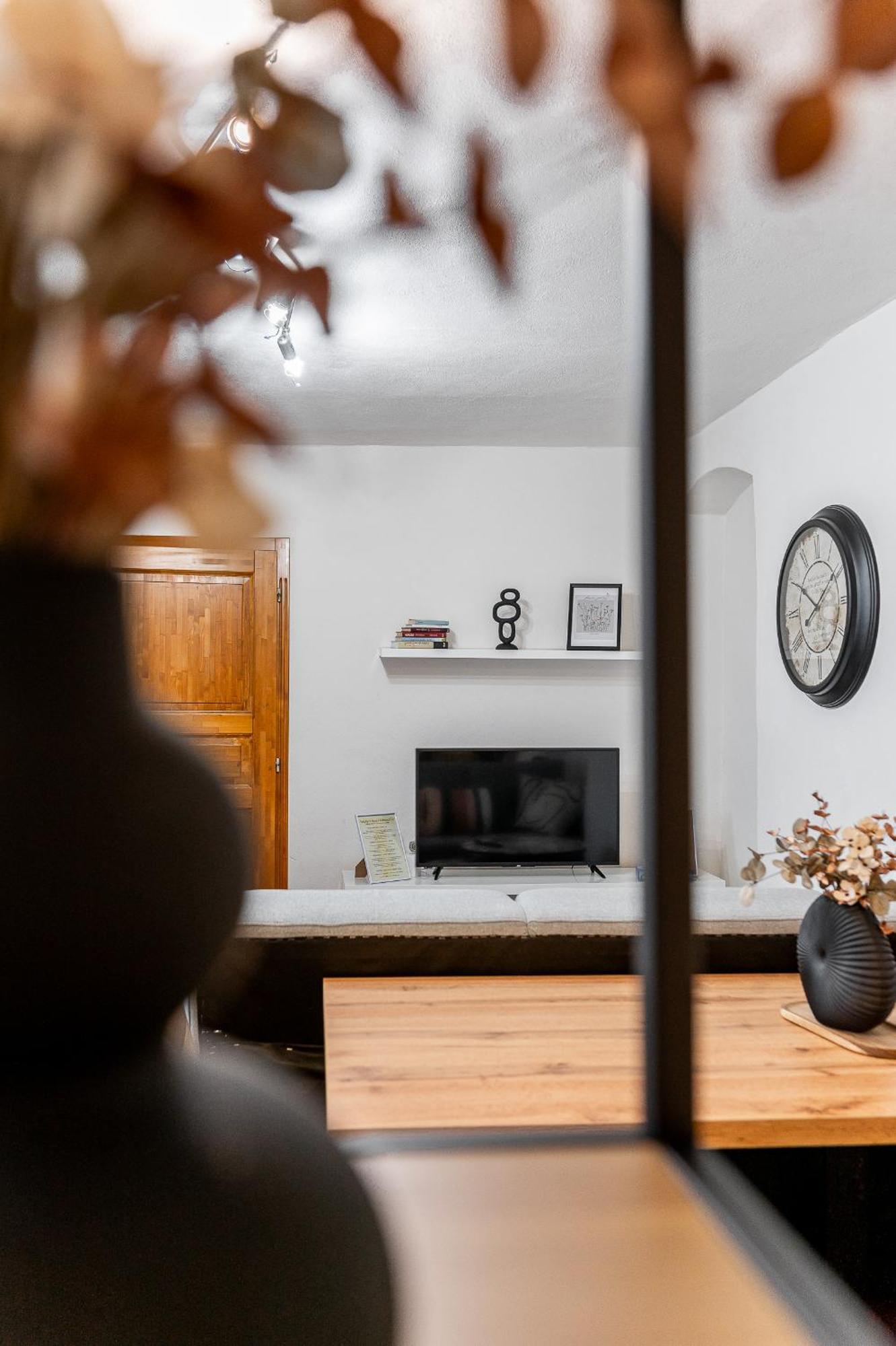 K1 Piatok Sobota Disco Cez Tyzden Tichy Apartman 科希策 外观 照片