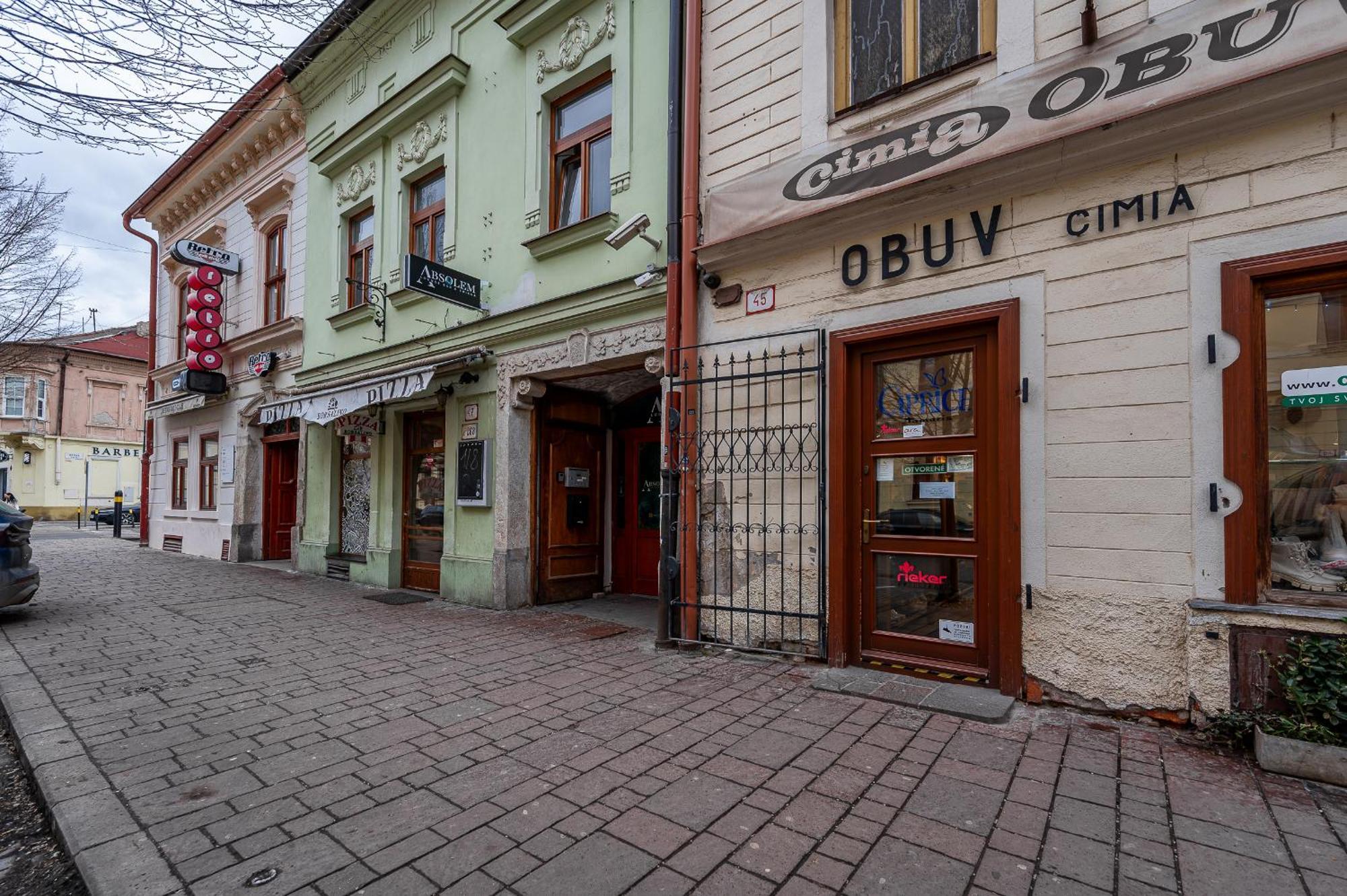 K1 Piatok Sobota Disco Cez Tyzden Tichy Apartman 科希策 外观 照片