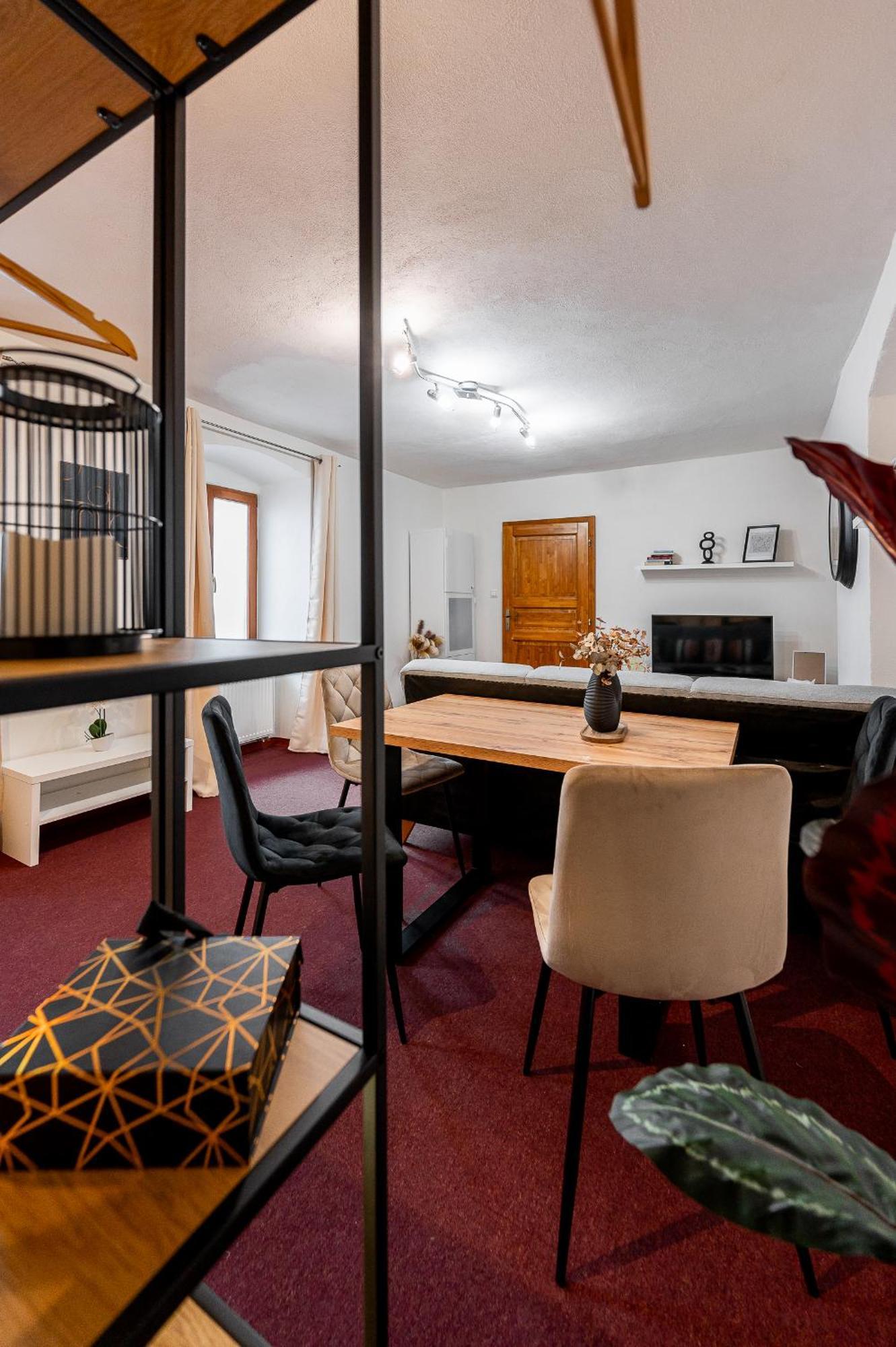 K1 Piatok Sobota Disco Cez Tyzden Tichy Apartman 科希策 外观 照片