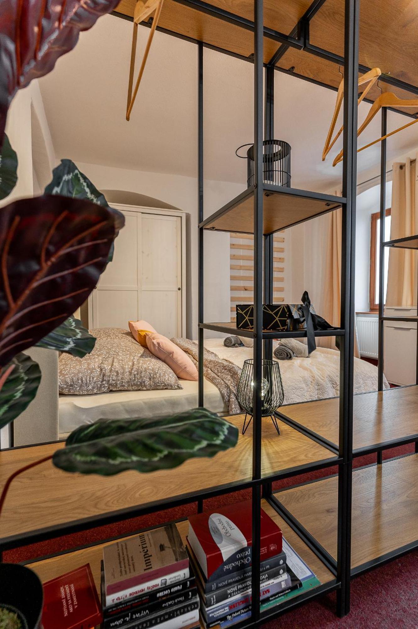 K1 Piatok Sobota Disco Cez Tyzden Tichy Apartman 科希策 外观 照片