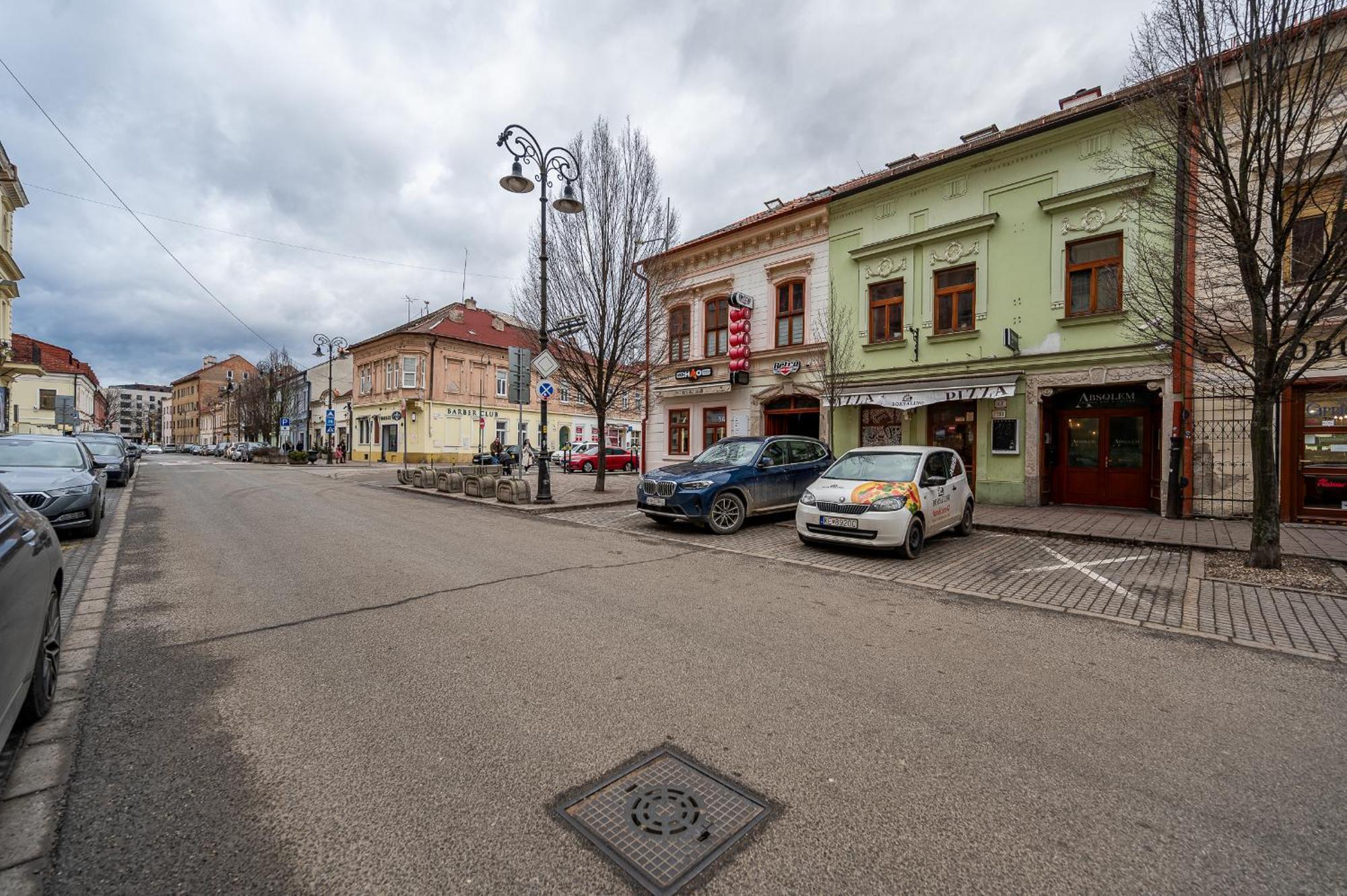 K1 Piatok Sobota Disco Cez Tyzden Tichy Apartman 科希策 外观 照片