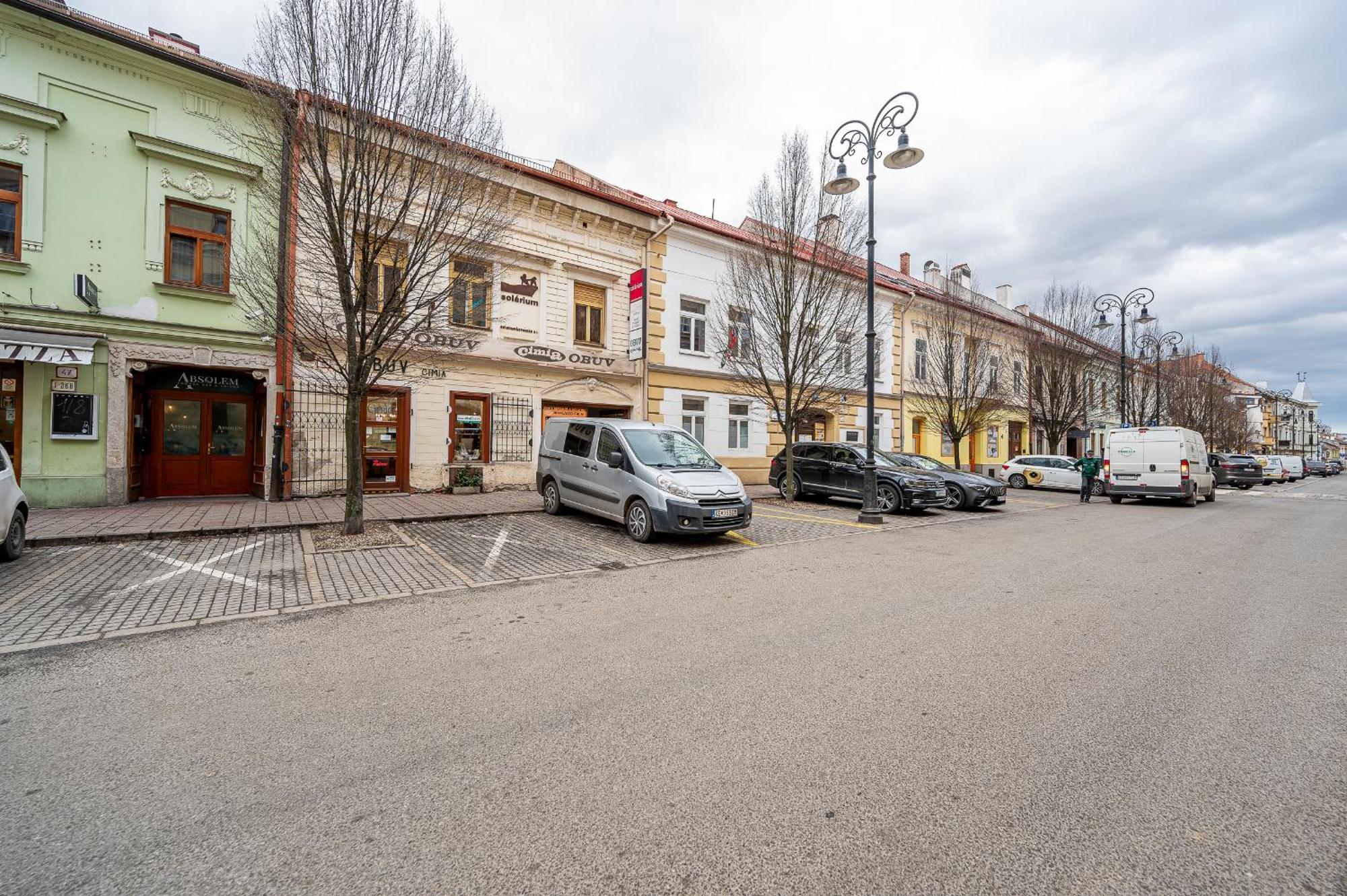 K1 Piatok Sobota Disco Cez Tyzden Tichy Apartman 科希策 外观 照片